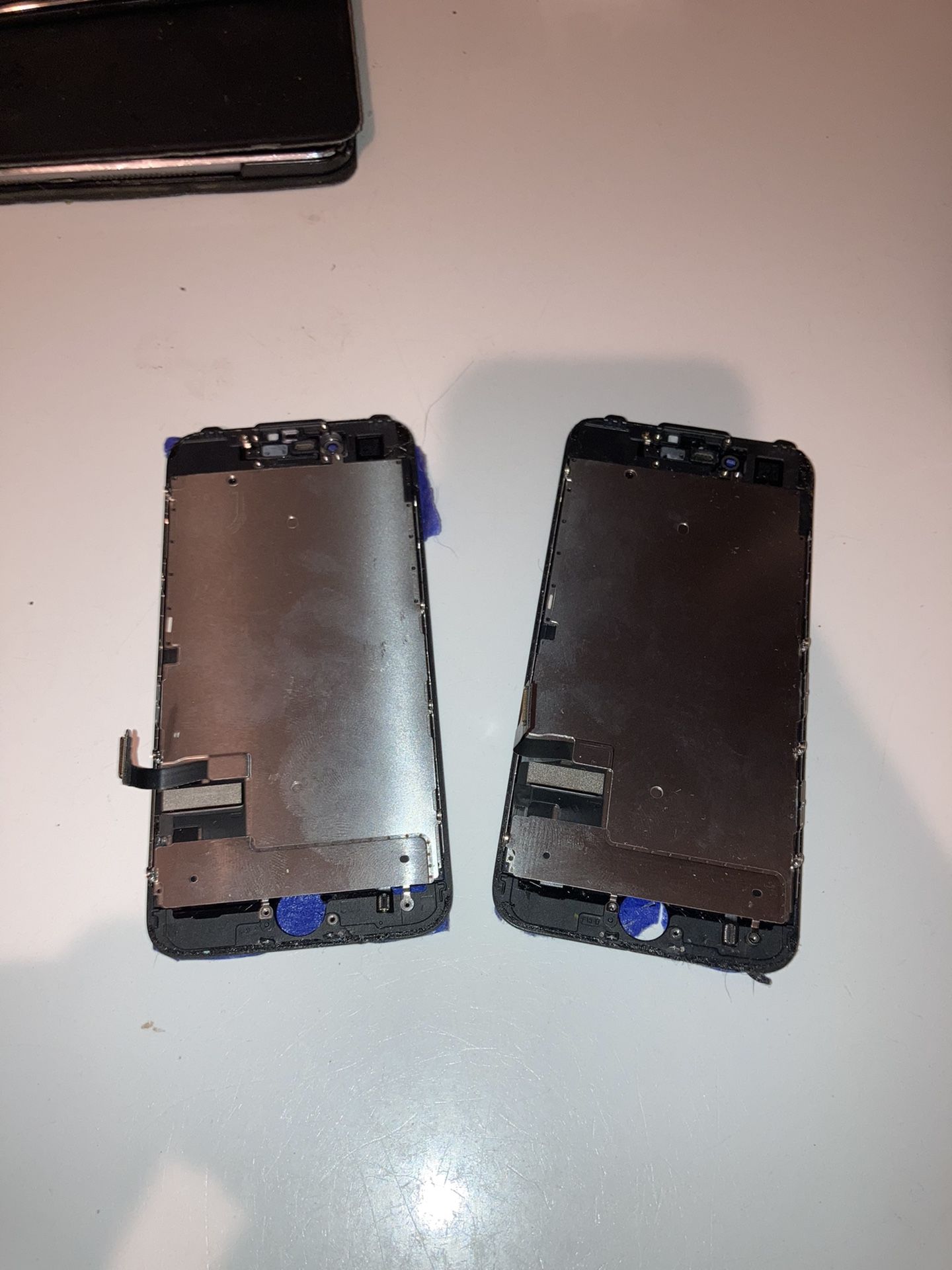 2x iPhone7 Cracked Screens With Screen Parts For Parts.