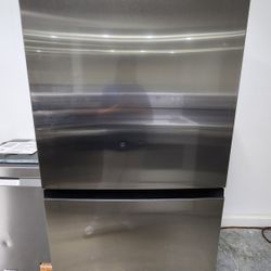 BRAND NEW MIDEA CONVERTIBLE REFRIGERATOR WITH 1YEAR WARRANTY/1AÑO DE GARANTIA POR ESCRITO 