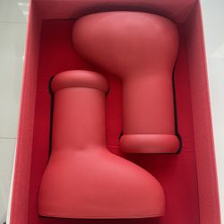 BIG RED BOOT SIZE 11 BRAND NEW 
