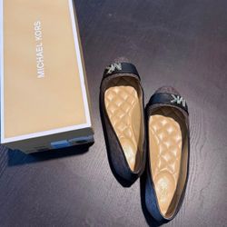 MK - Jilly Logo Ballet Flat - Size 7