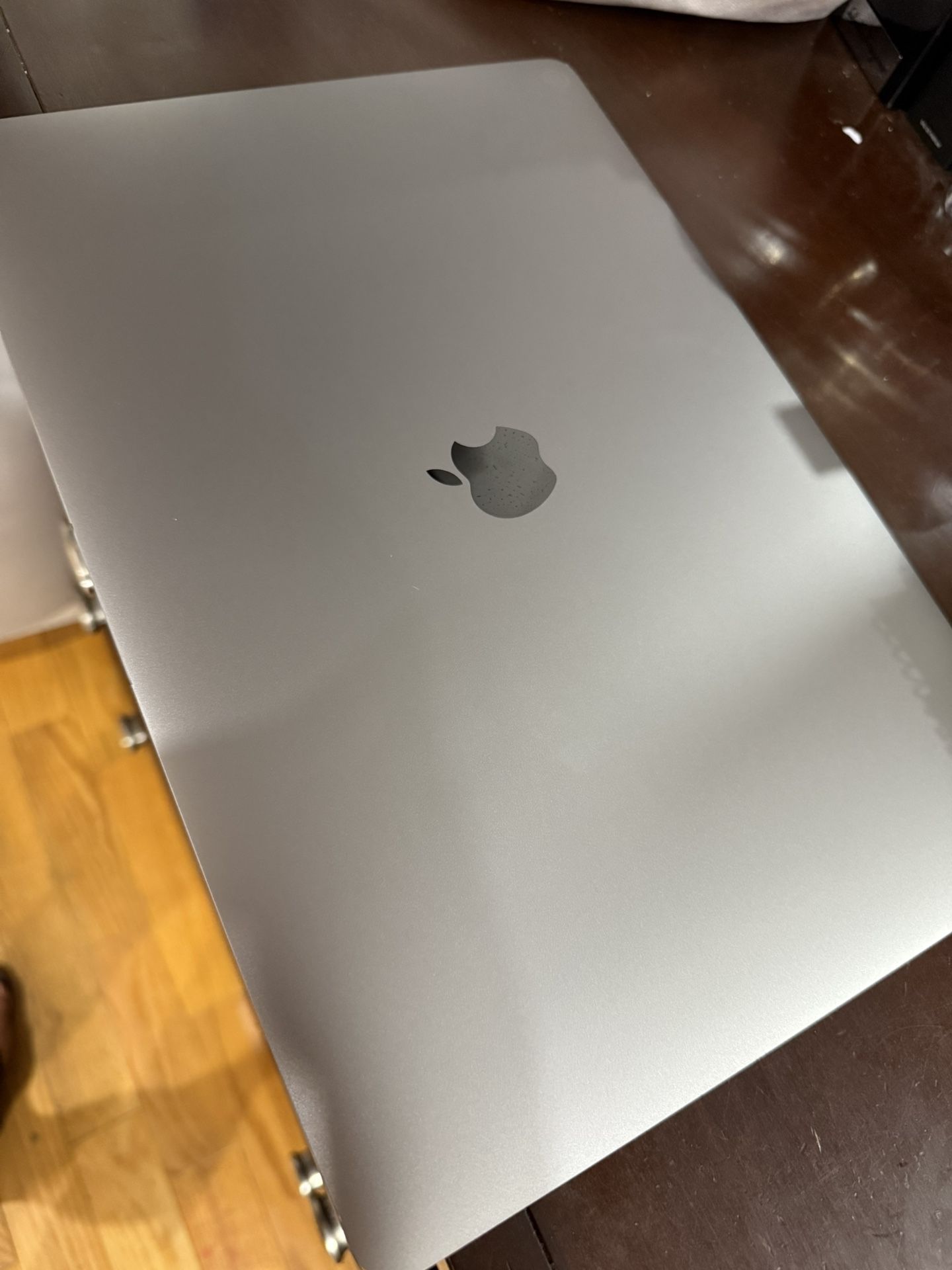 MacBook Pro 15” 2018 (touch Bar)