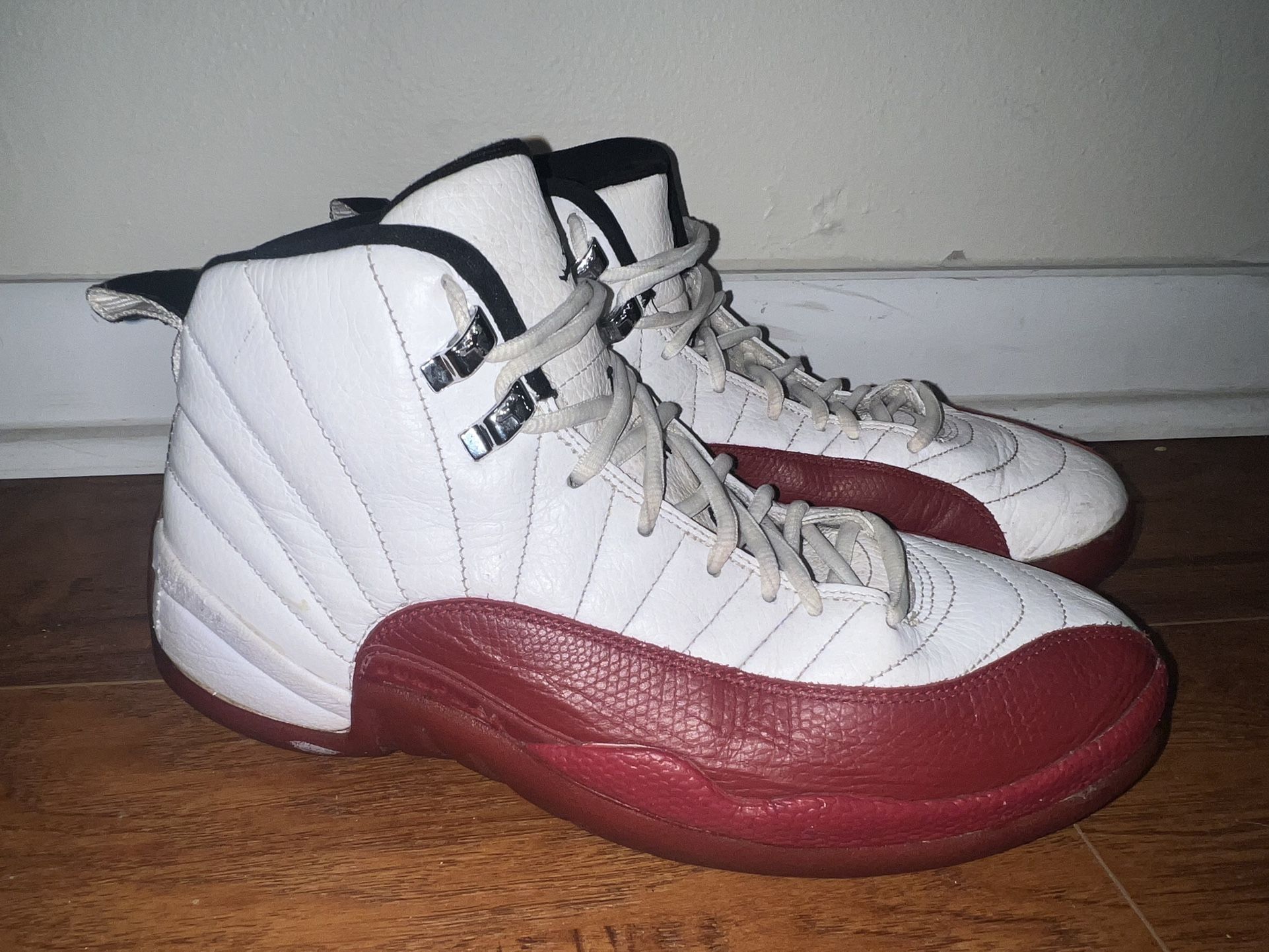 Jordan 12 Retro Cherry(2009) Air Jordan (130690-110) Size 9.5