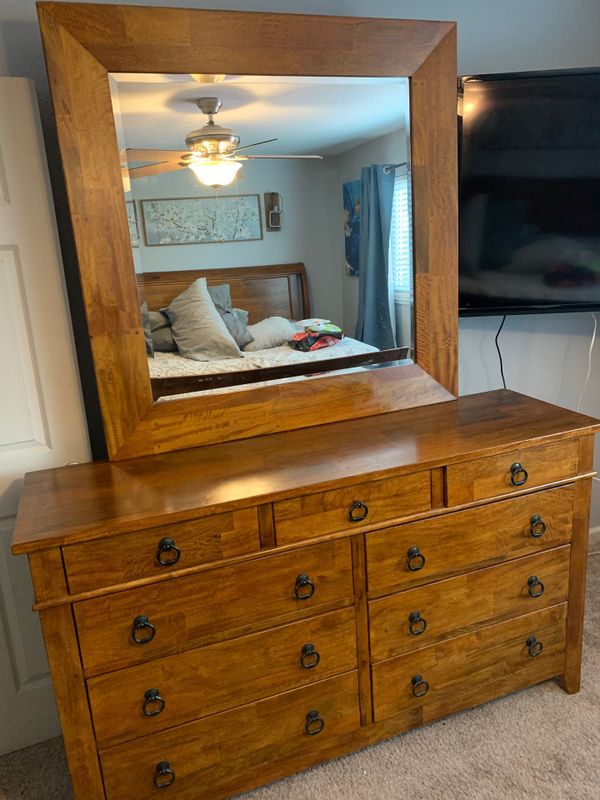5piece King bedrooms set $ or trade offers for Sale in ...