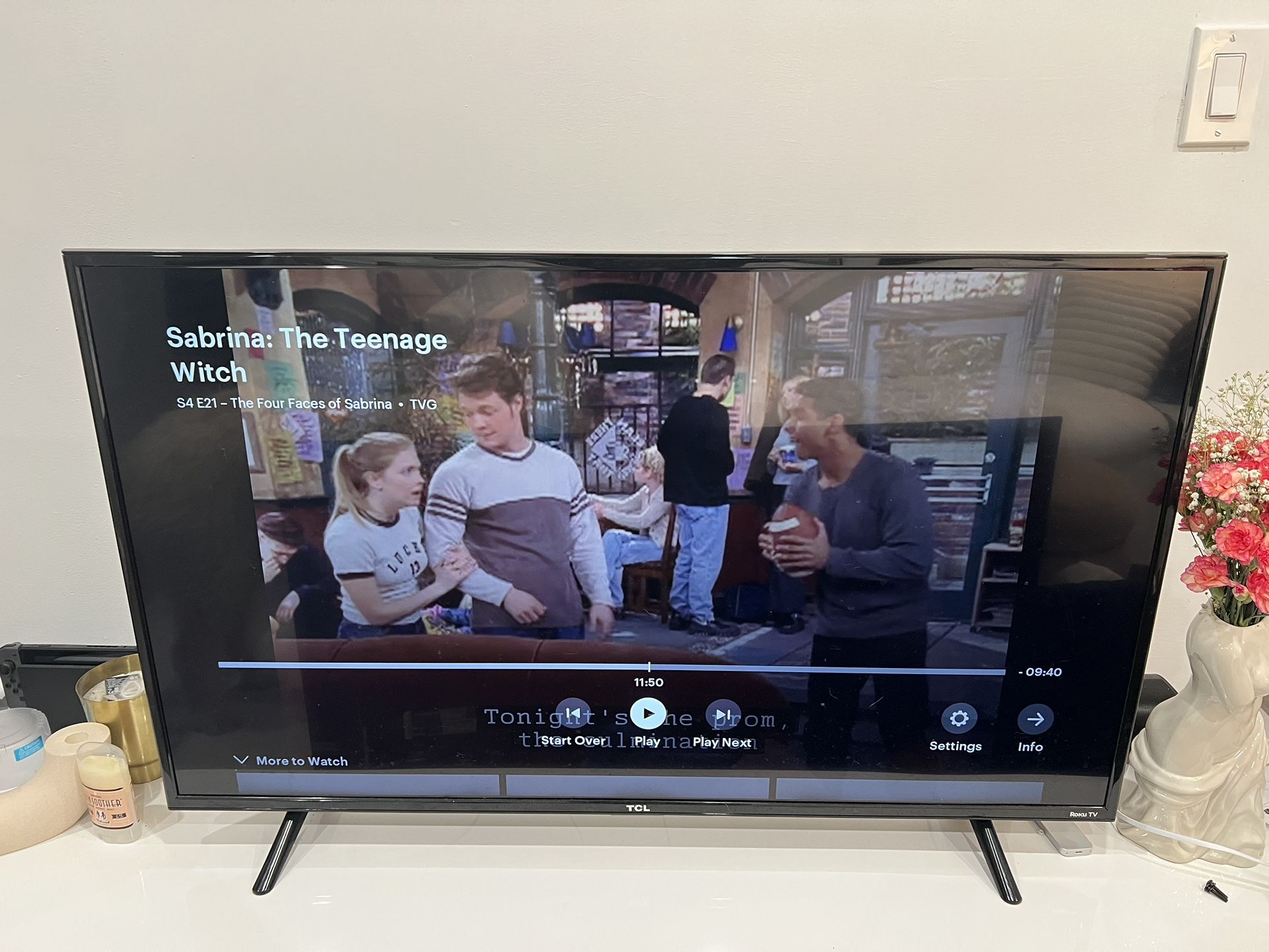 TCL 43" CLASS 4-SERIES 4K UHD HDR ROKU SMART TV - 43S403