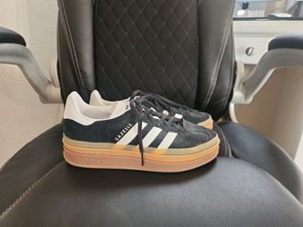 Adidas Gazelle's Black size 8 Women's