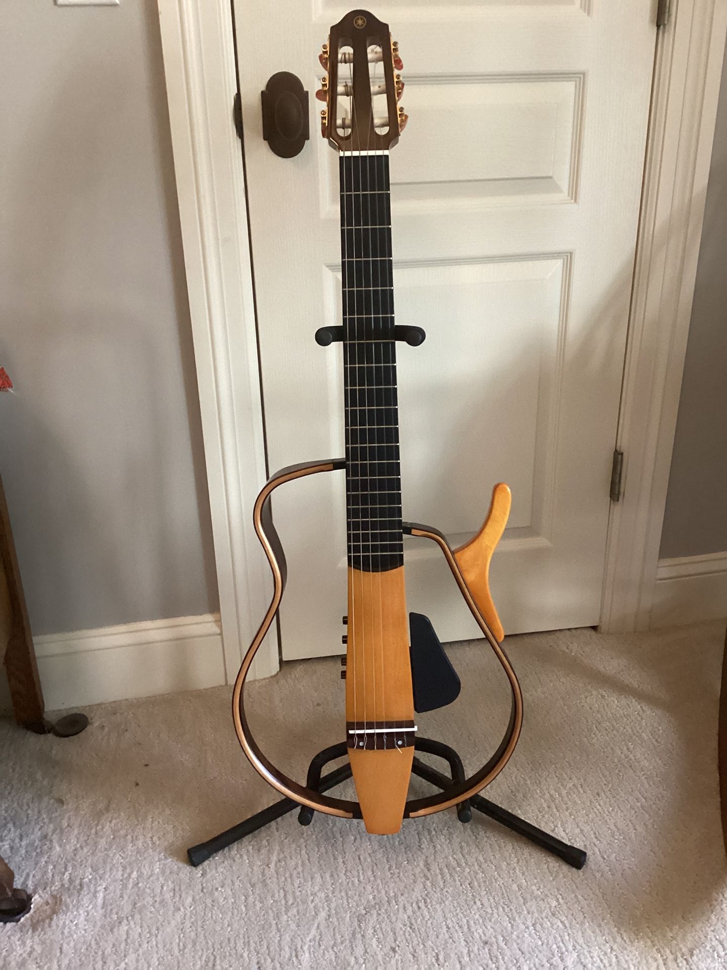 Yamaha Slg110n Nylon String Silent Guitar