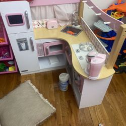Play Kitchen Set Great Condition