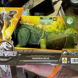 Jurassic World Toys Dinosaur Nigersaurus with Roar Sound & Attack Action Figure