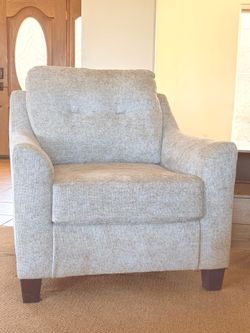 Chair like new gray