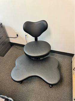 Ergonomic Cross Legged Office Chair