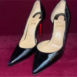 Christain Louboutin Red Bottom Patent Leather Heels. Sz. 35.5 US-5.5