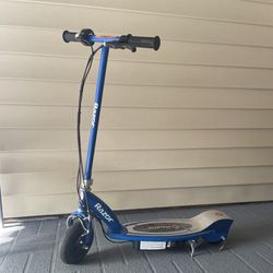Razor E100 Electric Scooter - THROW OFFER