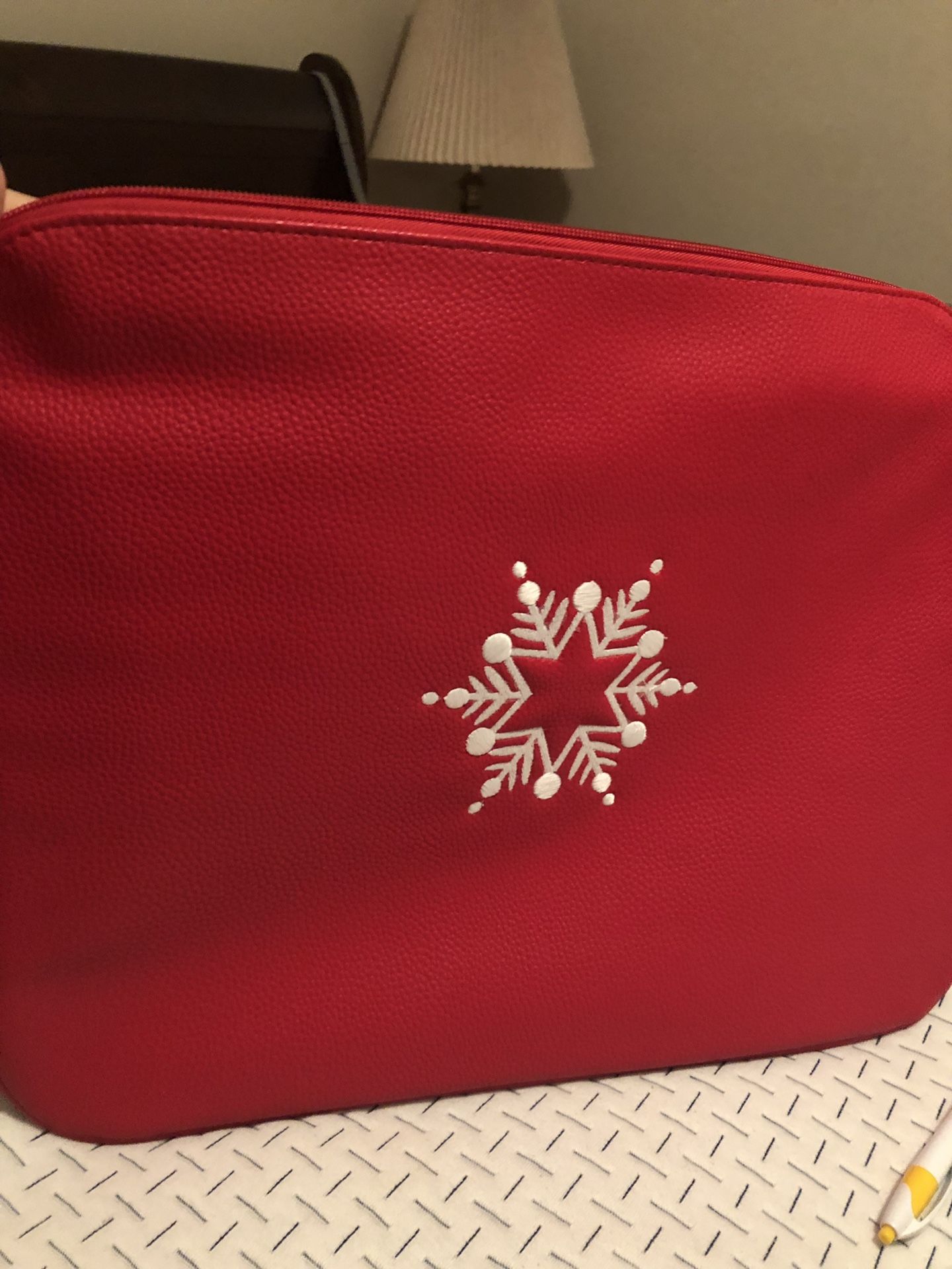Thirty One Computer Cover With Zipper