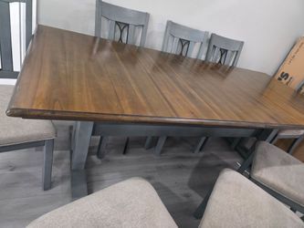 Dining room table