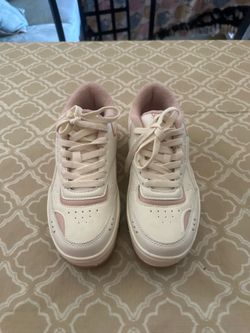 Youth shoes