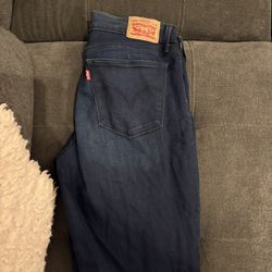 Women’s Levi Jeans