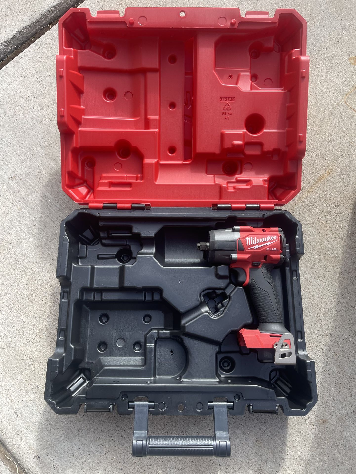 Milwaukee M18 FUEL 18V Lithium-Ion Brushless Cordless 1/2 in. Impact Wrench with Friction Ring (Tool-Only)