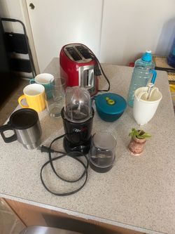 Blender/toaster and kitchenware’s