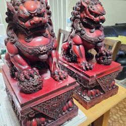 2 Chinese Guardian Lions Or Foo Dogs Statues