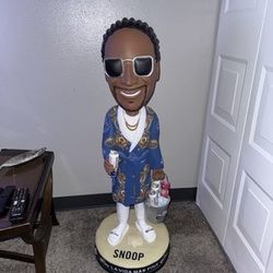 RARE 43”. SNOOP DOGG.(BLUE  SUIT).. CORONA BEER BOBBLEHEAD STORE DISPLAY STATUE