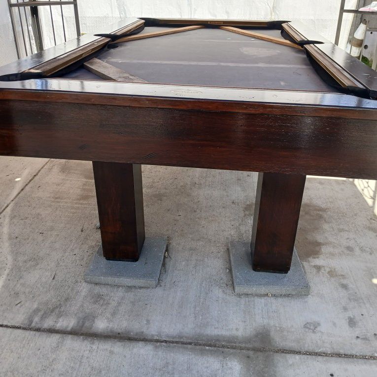 7' POOL TABLE, FREE DELIVERY AND SETUP 