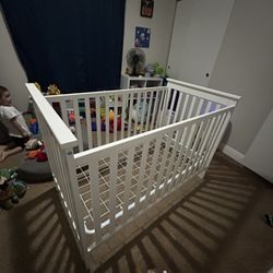 Crib -white 