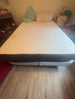 Full-size mattress and boxspring