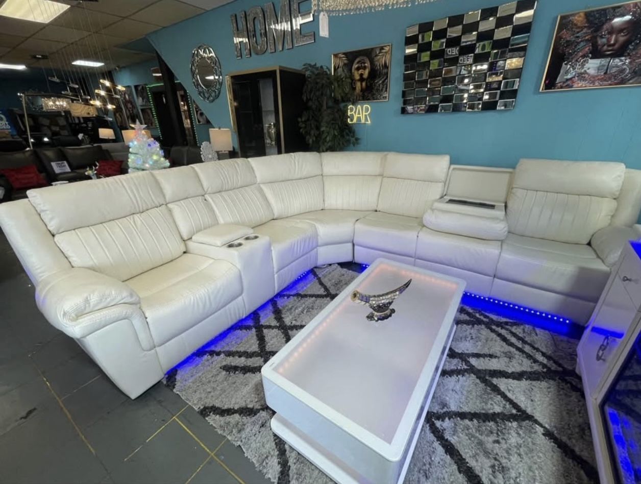 Power Reclining Sectional β Loaded with Premium Features!