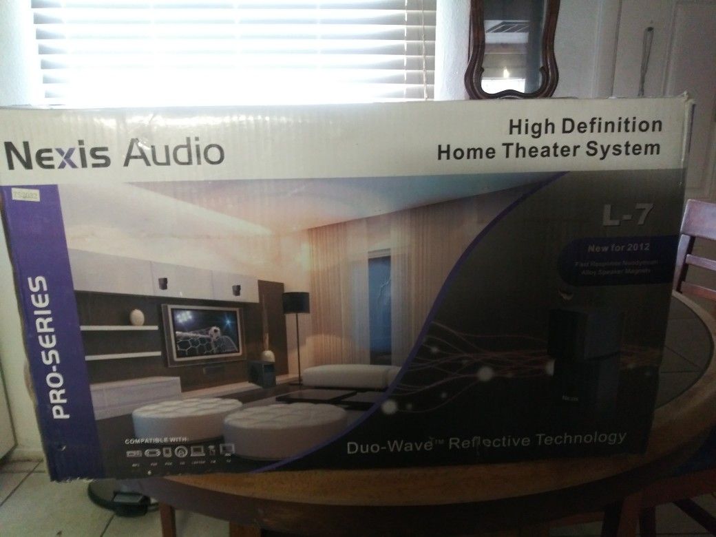 Surround sound home theatre system