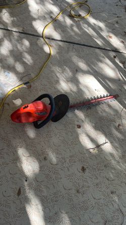 Electric black and decker hedge hog trimmer