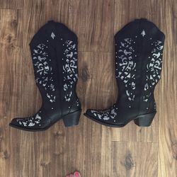 Size 7 boots