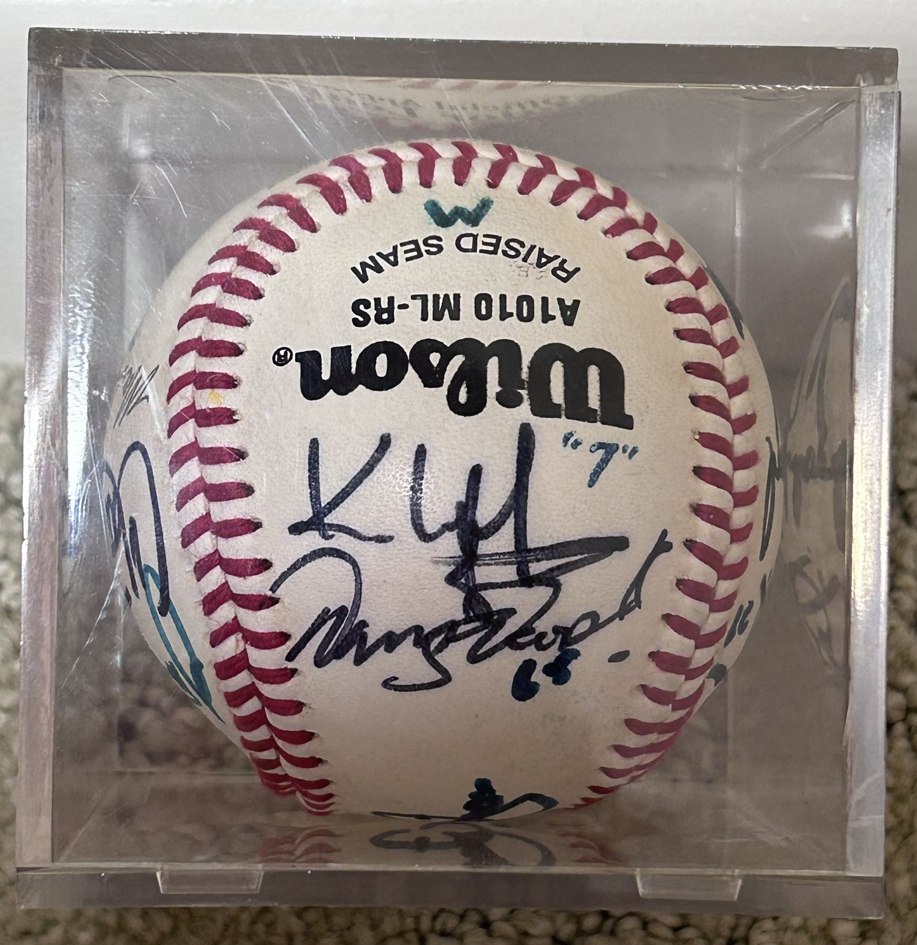 2000 Cleveland Indians Autographed Baseball With 12 Signatures 