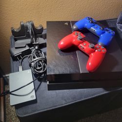 Ps4 With accessories And Lots Of Disc Games On The Side 