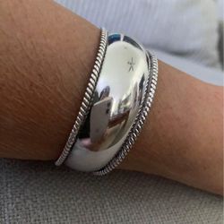 925 Sterling Silver Bangle/Bracelet. Adjustable. Excellent Condition!