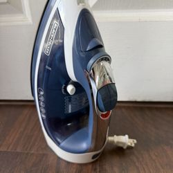 BLACK+DECKER Xpress Steam Cord Reel Iron with Nonstick Soleplate, Blue