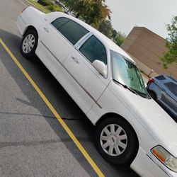 Clean Lincoln Town Car