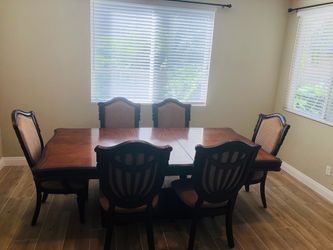 ~ Real Wood Mahogany Dining Set~ 2 additional sleeves ~ 6 chairs ~