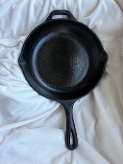 Lodge cast iron pan