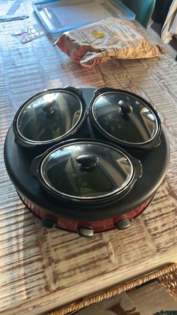 Triple crockpot slow cooker