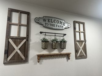 Farmhouse Decor (3 Walls Of It)