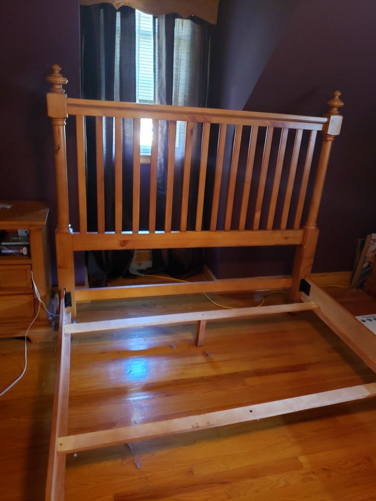 Queen wood bed frame for Sale in Stratford, CT OfferUp