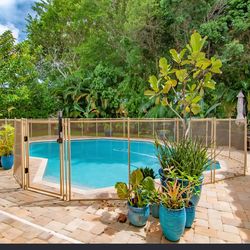 80' Mesh pool fence with gate, black+beige