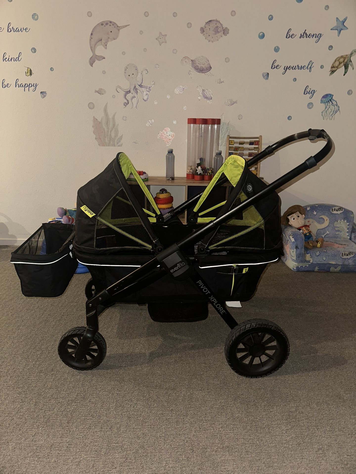 Evenflo Pivot Xplore