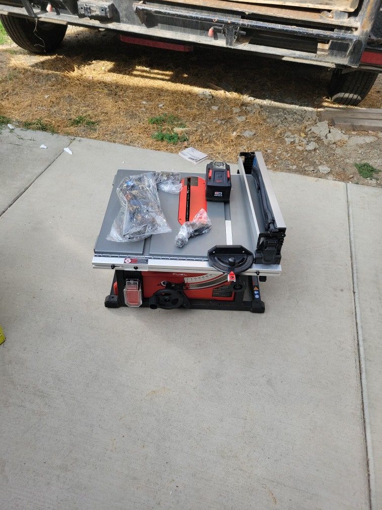 TABLE SAW CORDLESS MILWAUKEE