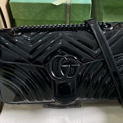 GUCCI Black Patent Leather Monochrome Marmont Bag Size Medium NEW