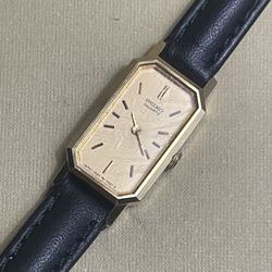 🔲. SEIKO WOMENS WATCH