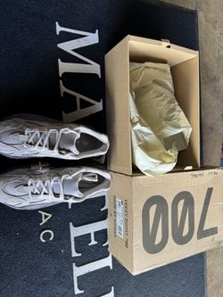 Yeezy 700 boost