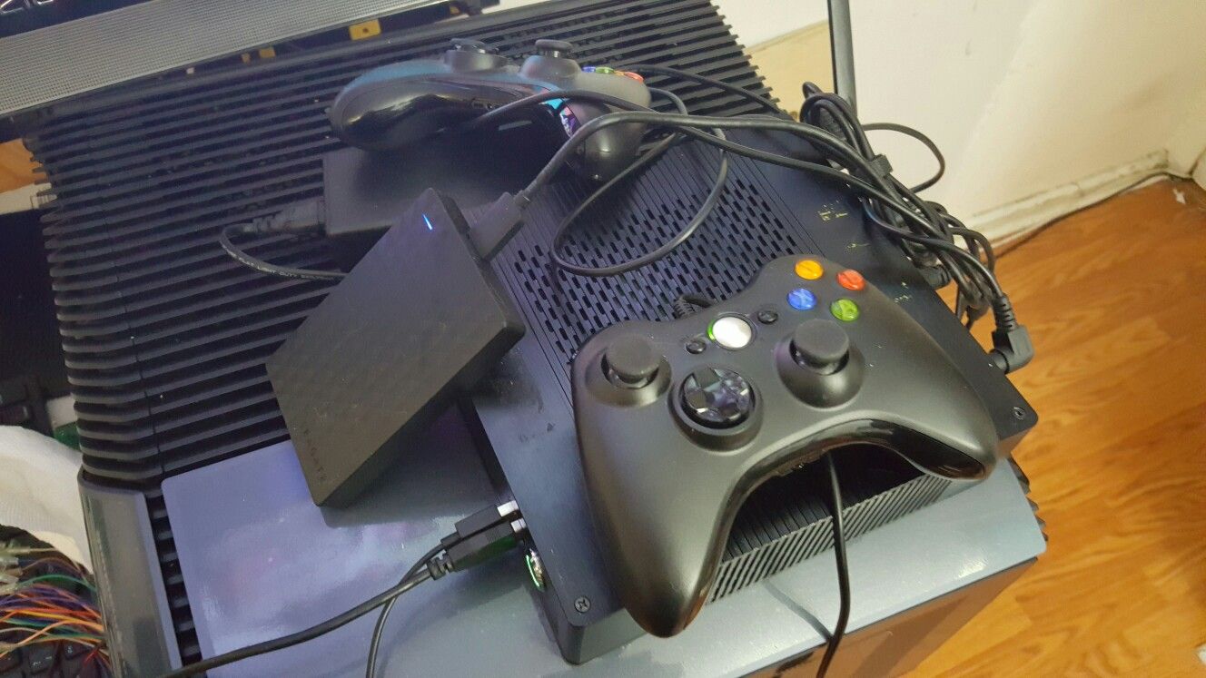 Hyperspin arcade setup comes with ipac bard and 2 Xbox 360 controllers