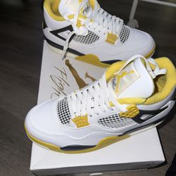 Jordan 4 Retro 