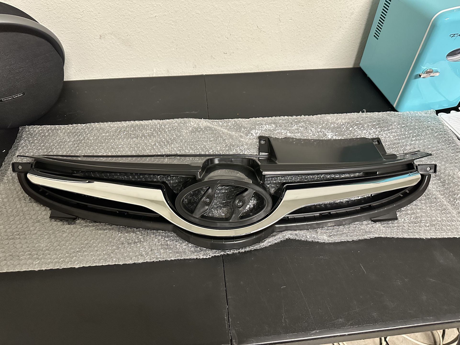 Replacement Front Bumper Cover for Top Grille, Front Air Intake with Chrome Molding for Hyundai Elan